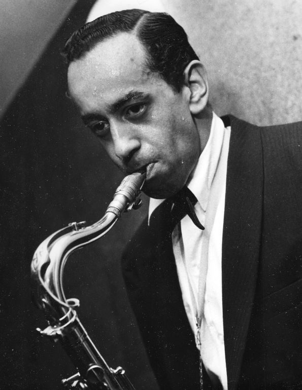 Paul Gonsalves - Harold Ashby / TENOR STUFF / METRONOME 盤 Paul Gonsalves \u0026 Harold Ashby - \"Swallowing the Blues\" 1961 - YouTube